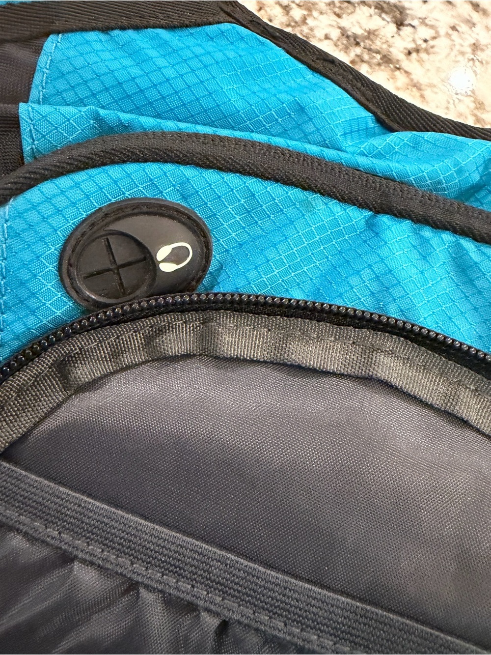 Miracool Blue Hydration Hiking Backpack - Picture 5 of 9